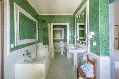 Luxury Villa Photo #30