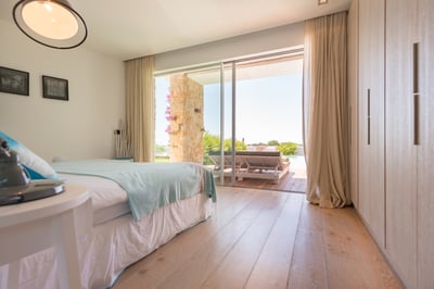 Luxury Villa Photo #17