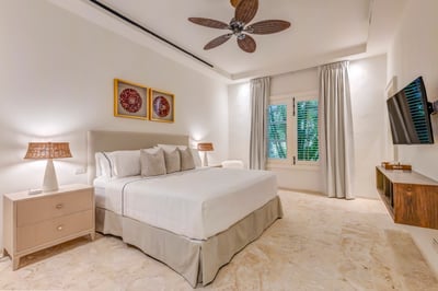 Luxury Villa Photo #42