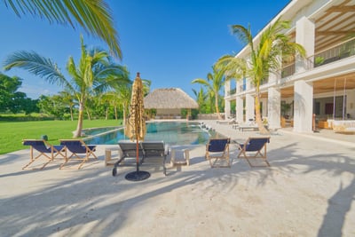 Luxury Villa Photo #7