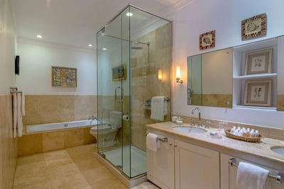 Luxury Villa Photo #28