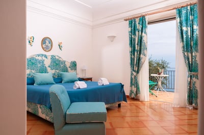 Luxury Villa Photo #30
