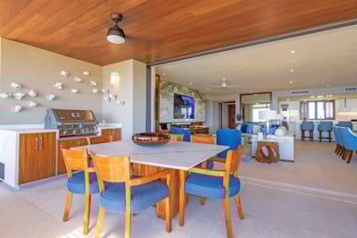 Luxury Villa Photo #7