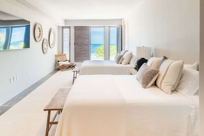 Luxury Villa Photo #42