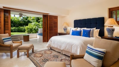 Luxury Villa Photo #13