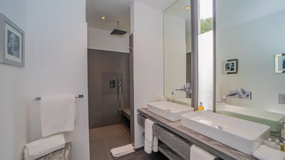 Luxury Villa Photo #53