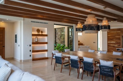 Luxury Villa Photo #32