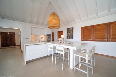 Kitchen & Dining Area