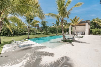 Luxury Villa Photo #9