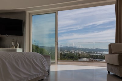 Luxury Villa Photo #26