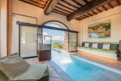 Luxury Villa Photo #12
