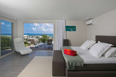 Luxury Villa Photo #17
