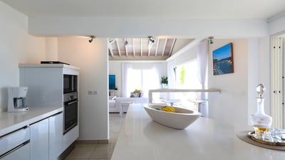 Luxury Villa Photo #23