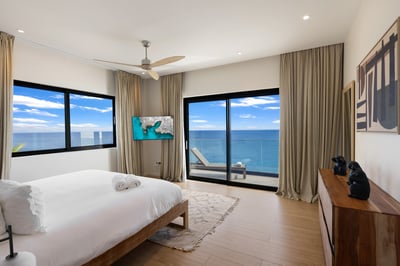 Luxury Villa Photo #38