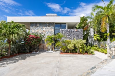 Luxury Villa Photo #9