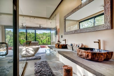 Luxury Villa Photo #22