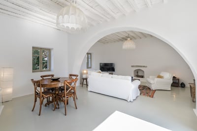 Luxury Villa Photo #17