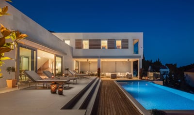 Luxury Villa Photo #6