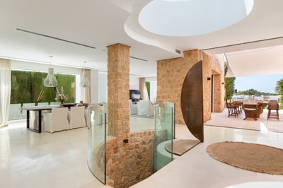 Luxury Villa Photo #17