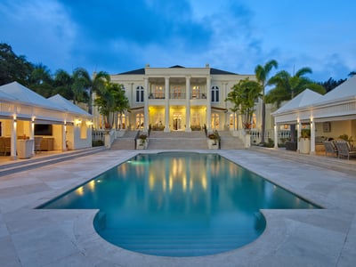Luxury Villa Photo #3