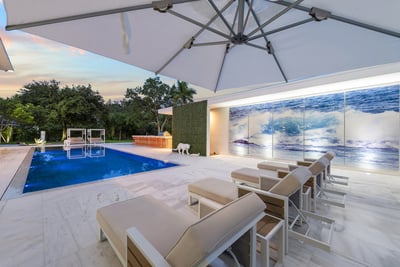 Luxury Villa Photo #8