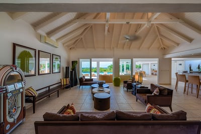 Luxury Villa Photo #18