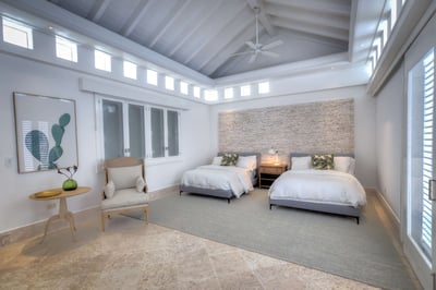 Luxury Villa Photo #34