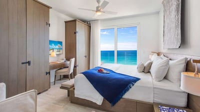 Luxury Villa Photo #17