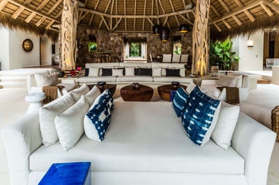 Luxury Villa Photo #12