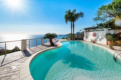 Luxury Villa Photo #8