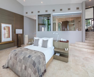 Luxury Villa Photo #17