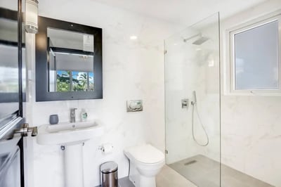 Luxury Villa Photo #34