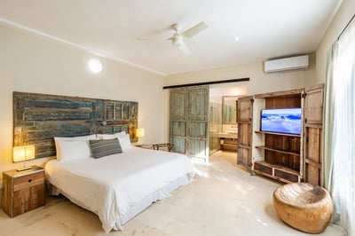 Luxury Villa Photo #24
