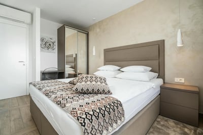 Luxury Villa Photo #20