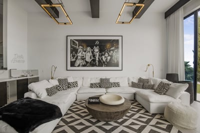Luxury Villa Photo #17