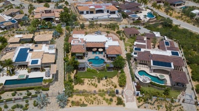Luxury Villa Photo #30