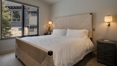 King suite, lower level