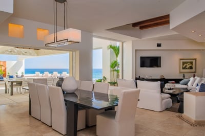 Luxury Villa Photo #22