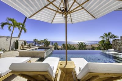 Luxury Villa Photo #7
