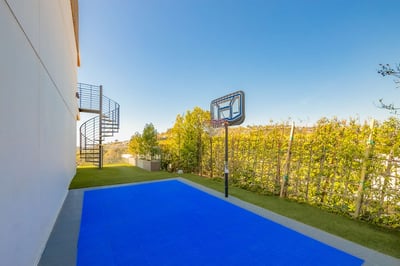 Luxury Villa Photo #15