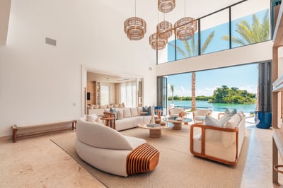 Luxury Villa Photo #21