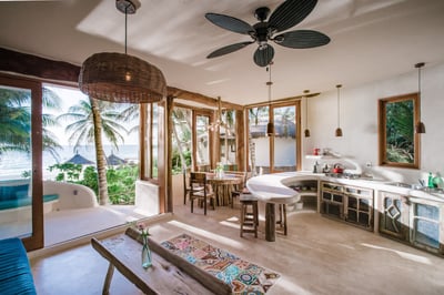 Luxury Villa Photo #5