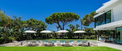 Luxury Villa Photo #3