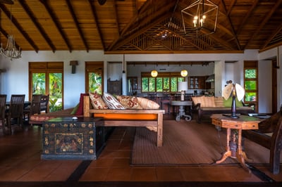 Luxury Villa Photo #15