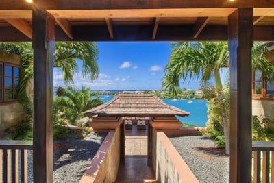 Luxury Villa Photo #3