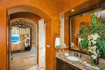 Luxury Villa Photo #27