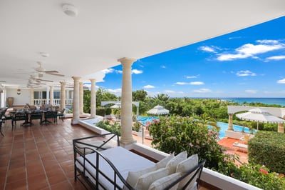 Luxury Villa Photo #14