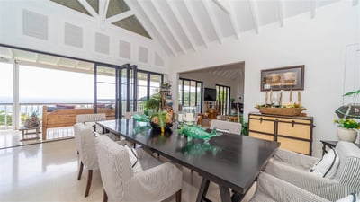 Luxury Villa Photo #13