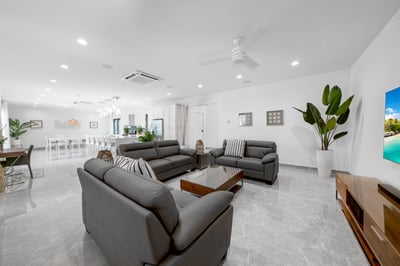 Luxury Villa Photo #12