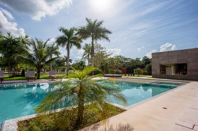 Luxury Villa Photo #6